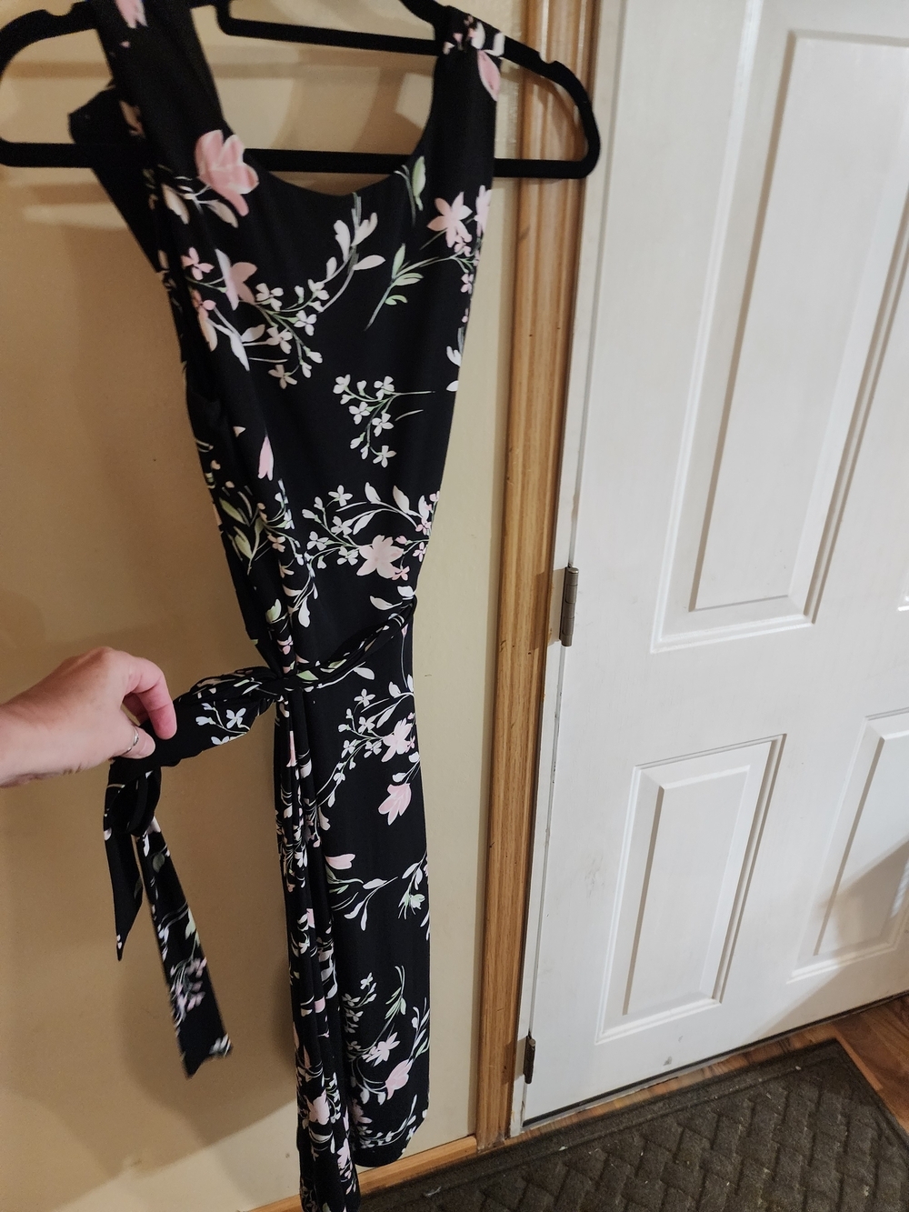Floral Tie-Waist Dress in Black with Pink Flowers Sz 10